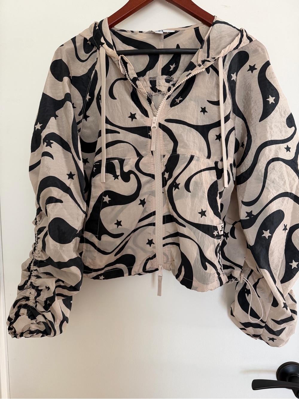 Joy Lab Beige Cropped Zip Hoodie with Black Star & Wave Print
